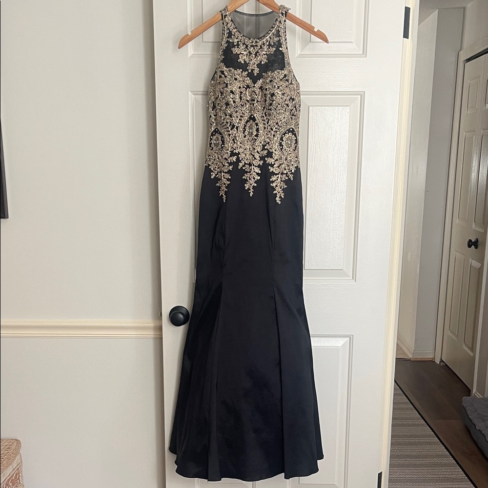 Xscape Black&Gold Taffeta Mermaid Prom Event Gown Side Zip Size 2P - Picture 3 of 15